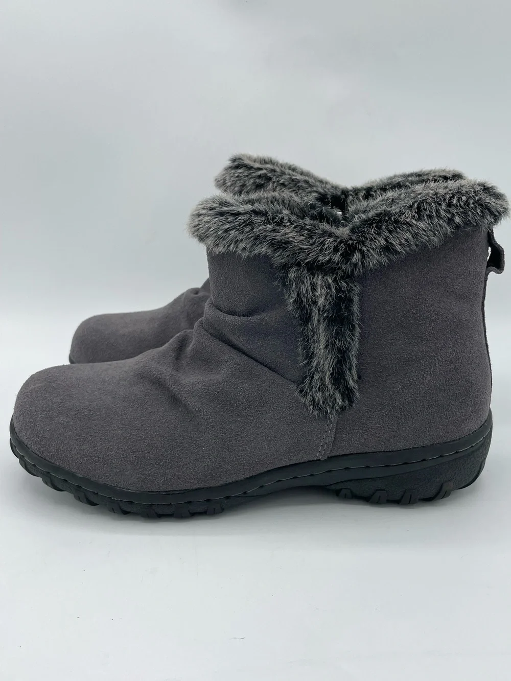 Khombu “Bonnie” Gray Faux-Fur Trim Winter Ankle Boots.
